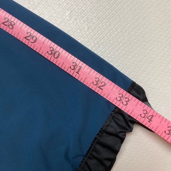 Lululemon Run: Right Around Pant Size 8 EUC - Picture 15 of 16